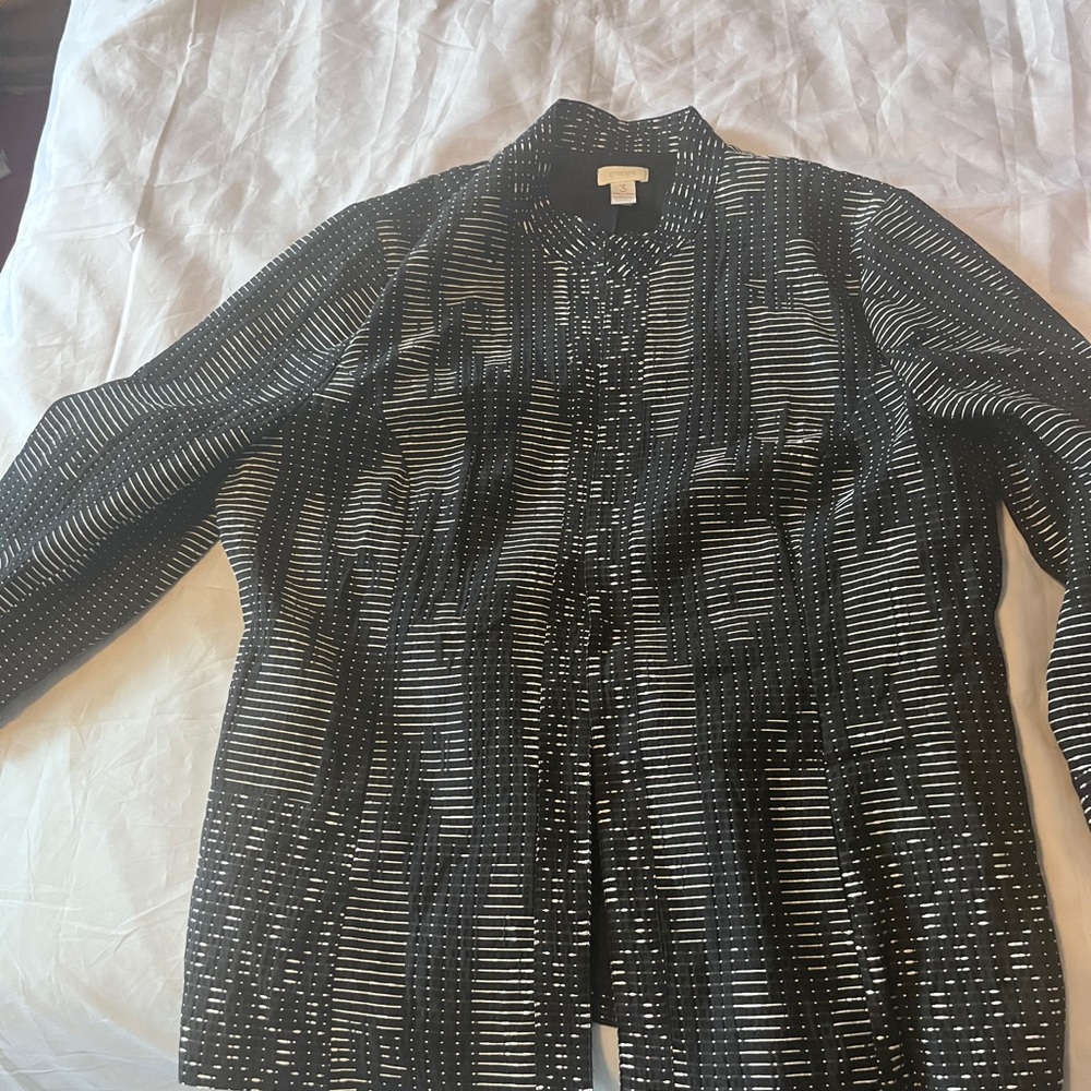 Chico's Black and White Open Textured Jacket/Blazer